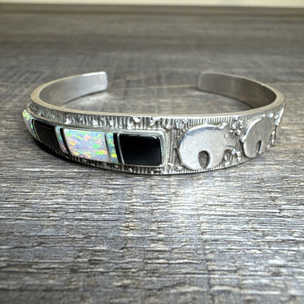 Exquisite Vtg Navajo Sugilite Opal Onyx Inlay Sterling Silver Bear Cuff Bracelet